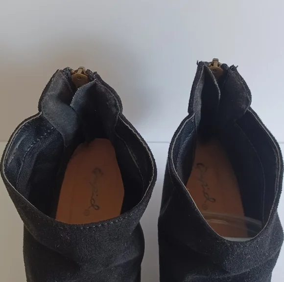 Qupid Ankle Booties Black Suede Zip back - 6 1/ 2 - Picture 6 of 6